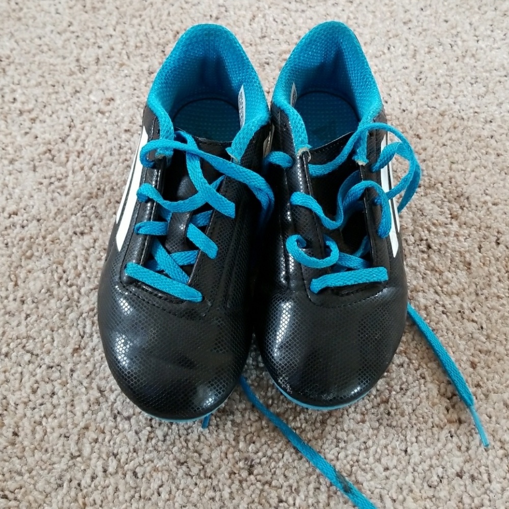 Soccer cleats